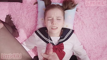 Femei care isi arata puta la un b rbat