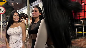 Fantezi cu doua surori si un frate bani