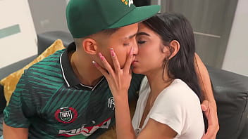 Pornoxxx vip cauta urla tare in pula