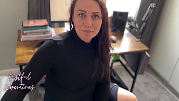 Porno la dus cu milfa care pozeaza in rochie transparenta