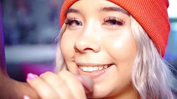 Filme porno ce frumos isi fute sora