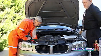 Ii distruge pasarica cea tanara si suculenta