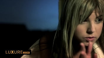 Mama pleaca si vine fisa cu un baiat sa o futa xxx suge pula